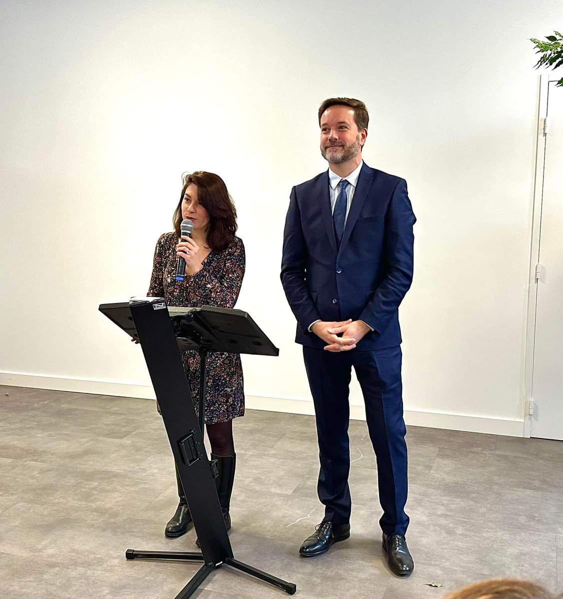 DeputeCausse's tweet photo. 📆 Retrouvez mon agenda de la semaine 

Dans les Landes 🌳

🔹J’ai souhaité mes vœux aux institutions et aux Landais lors d’une cérémonie organisé à Saint-Martin-de-Hinx 

🔹J’ai participé aux vœux de Madame la Préfète des Landes https://t.co/V14tqJtR0Y