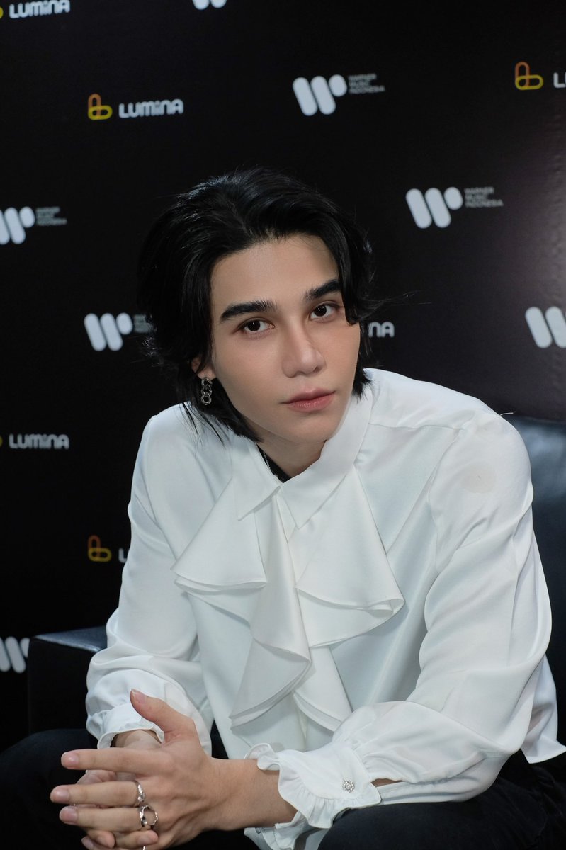 studio_onsaturn's tweet photo. เอาล่ะ ทีมหน้าจอ มาส่งกำลังใจให้ท่านกันน้า 🪐💜🙌🏻
#JeffLiveOnSaturnJKT 
#JeffSatur https://t.co/s447RSMsNz