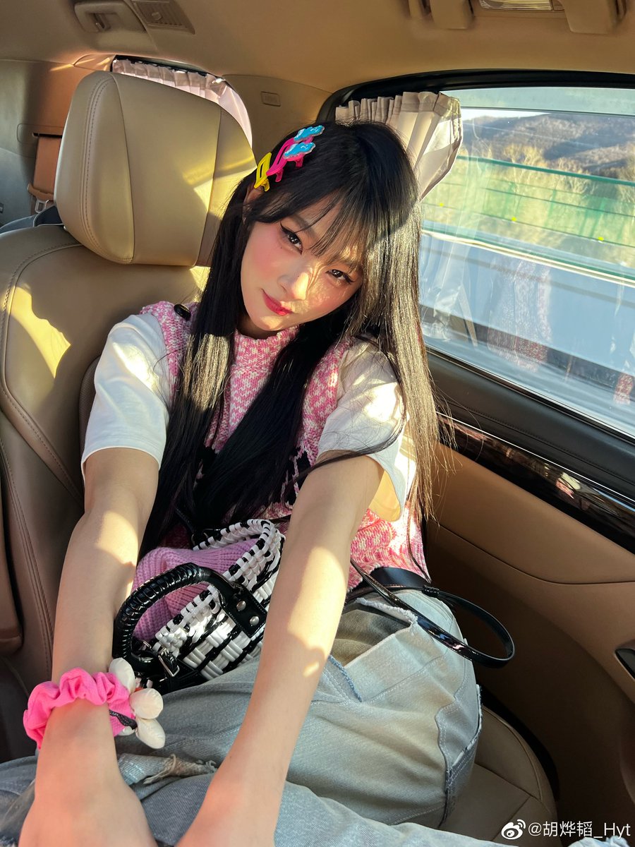 foryetao's tweet photo. Yetao always the prettiest in pink 💗 https://t.co/7KfO31Yz6T