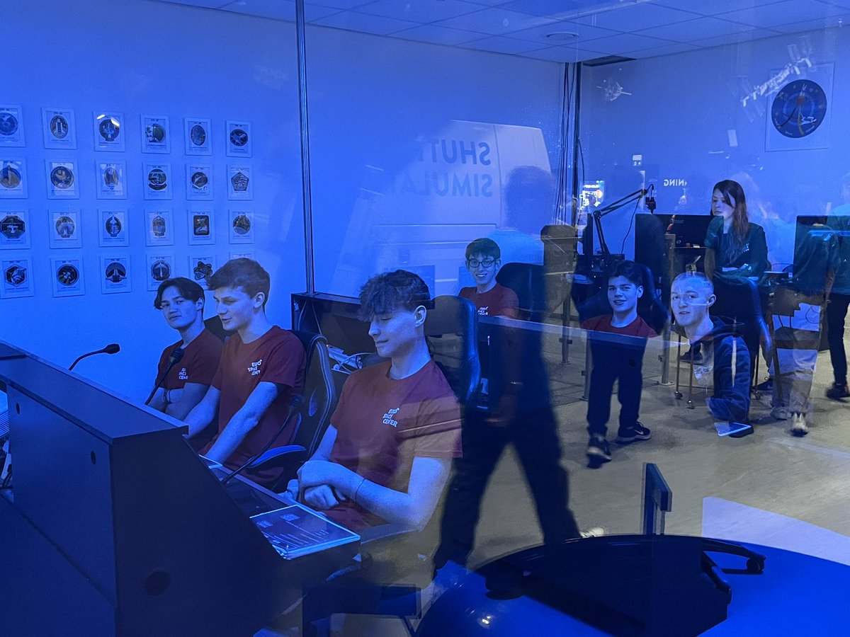 RHPhysics's tweet photo. Launch control https://t.co/WF2bUDVMK8