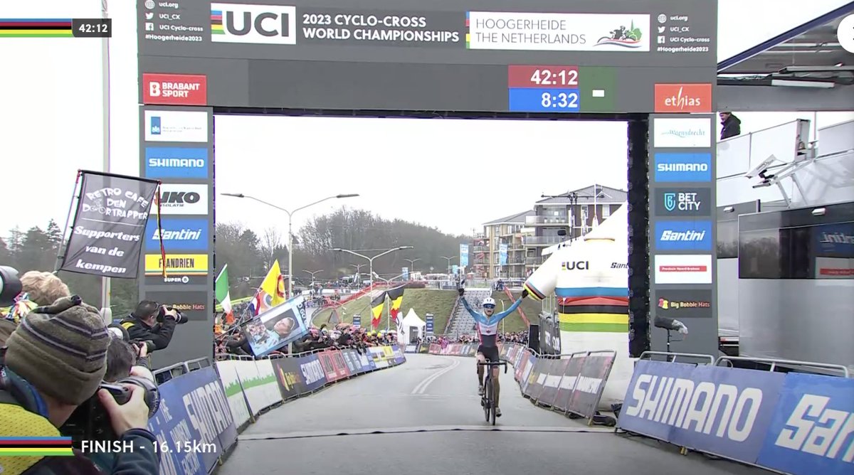 Isabella Holmgren is WORLD CHAMPION 
First ever medal in cyclocross for Canada
Sister Ava takes the silver  #Hoogerheide2023