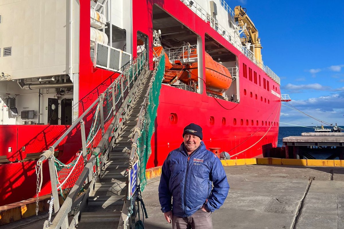 PlymouthMarine's tweet image. PML scientist Malcolm Woodward joins RRS Sir David Attenborough for polar science trials in Antarctica: pml.ac.uk/News/PML-scien… 

#RRSSirDavidAttenborough #SDAscience @BAS_News