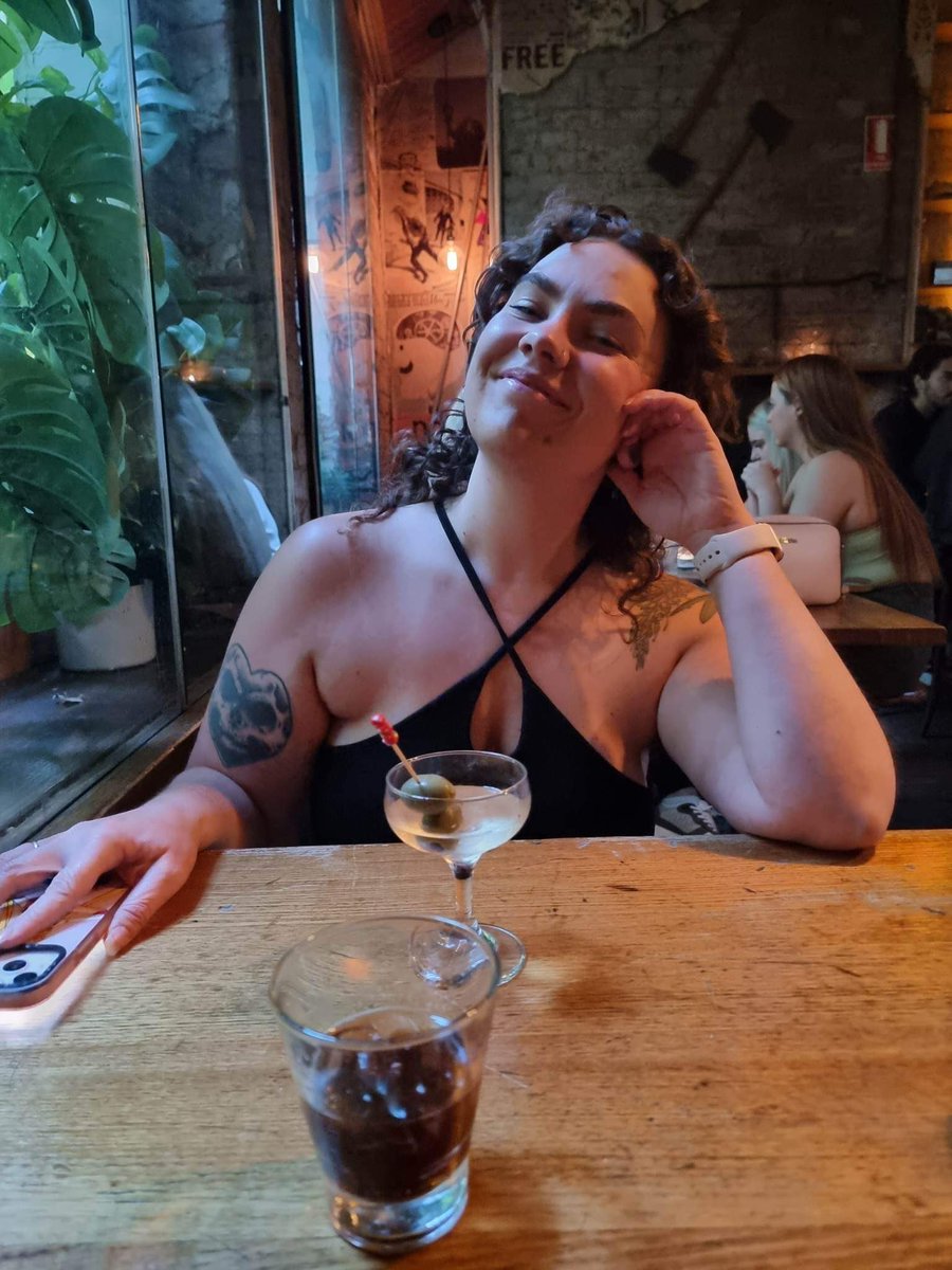 head bitch at the canteen tweet media