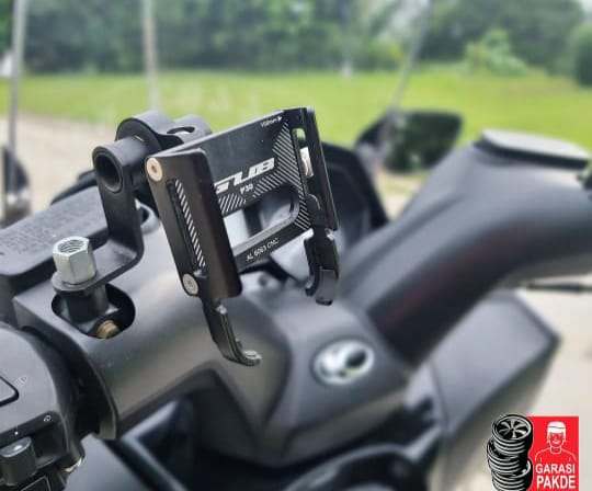 daderesky's tweet photo. Mohon infonya Omm dan teman2 semua
.
Telah hilang (dicuri saat melakukan test drive) 
Kymco downtown 250i plat nmr B 4483 NHG warna silver tahun 2019
Dengan ciri fisik:
- Menggunakan phone holder di area stang
- scratch di cover knalpot
@DivHumas_Polri @TMCPoldaMetro @CCICPolri https://t.co/psuRFKGvAj