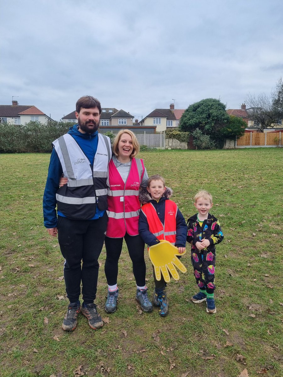 LynseyJaneB's tweet photo. Finish tokens today with little Ben who reached his 20th volunteering stint and got a huge cheer from the runners (plus loads of hi-fives)
Love the @parkrunUK community
#LoveParkrun
#ParkrunForever https://t.co/vEP6lnjIOp