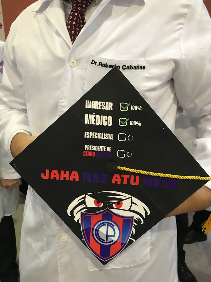 delpynews's tweet photo. ▶️​PRESI DEL PUEBLO | 😎

🥳 Tu kp el más fanático.

Ni doctor, ni especialista. Su meta es ser presidente de @CCP1912oficial.​🔵​🔴 https://t.co/xoZbpNjcLU