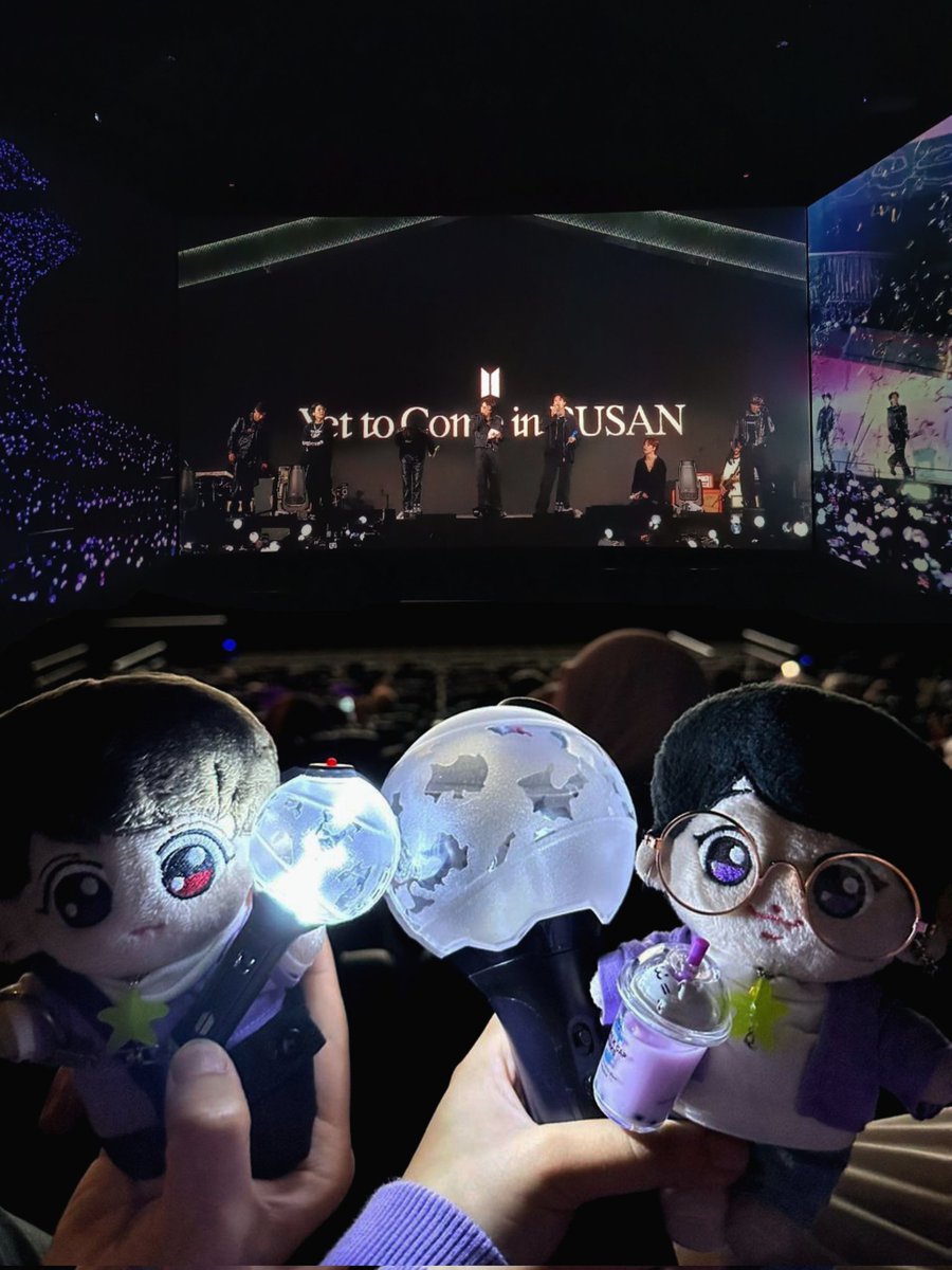 jinzuing's tweet photo. why did it have to end tho 🥺💜
#BTSYetToComeinCinemas #YetToComeInCinema https://t.co/rTUKJFuLmD