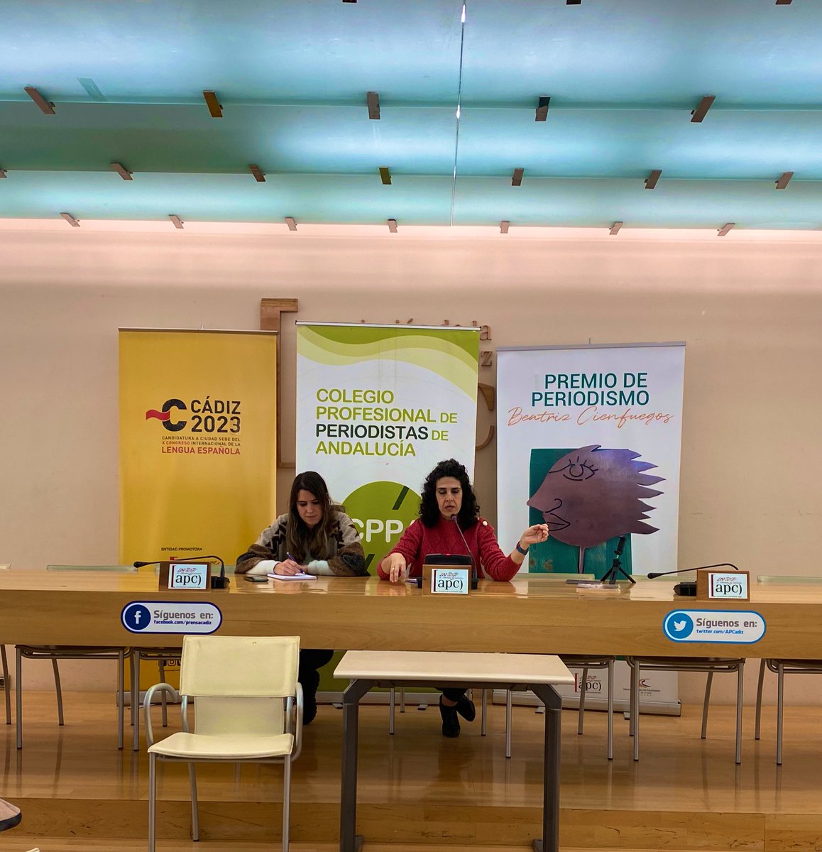 JUANLUJIMNEZ's tweet image. La presidenta de la Demarcación Territorial del @PeriodistasAND en #Cádiz @Lorenamcas repasa las acciones llevadas a cabo por el #CPPA durante el pasado año. @JPBellido