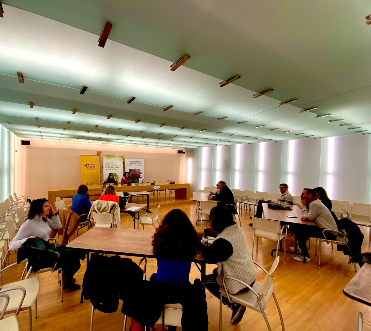 JUANLUJIMNEZ's tweet image. La presidenta de la Demarcación Territorial del @PeriodistasAND en #Cádiz @Lorenamcas repasa las acciones llevadas a cabo por el #CPPA durante el pasado año. @JPBellido