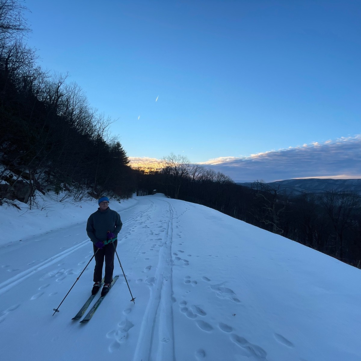 Who's up for a little xc skiing this weekend? ⛷️ 📸: Mountain Tech Gordon Dalton #xcskiing #crosscountry #crosscountryskiing