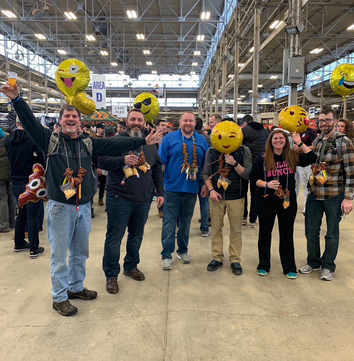 DrinkIndiana's tweet image. 🍺❄WINTERFEST IS ONLY 1 WEEK AWAY!! 

Prices increase at the door.  Get yours today!!

For tickets and all info go to drinkin.beer/winterfest

#drinkindiana #inbeer #indywinterfest