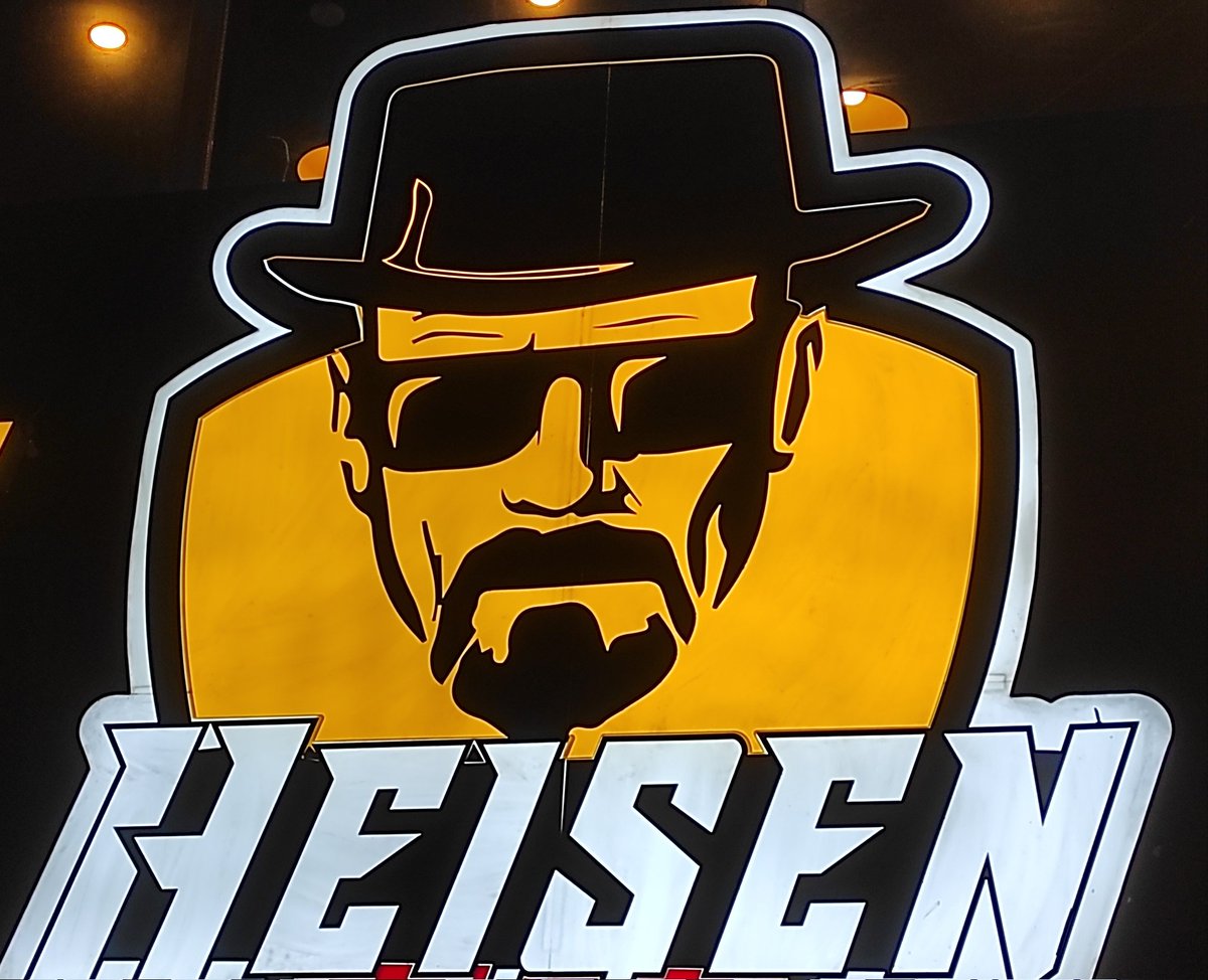 Jetstreamsam568's tweet image. Walter white got a restaurant