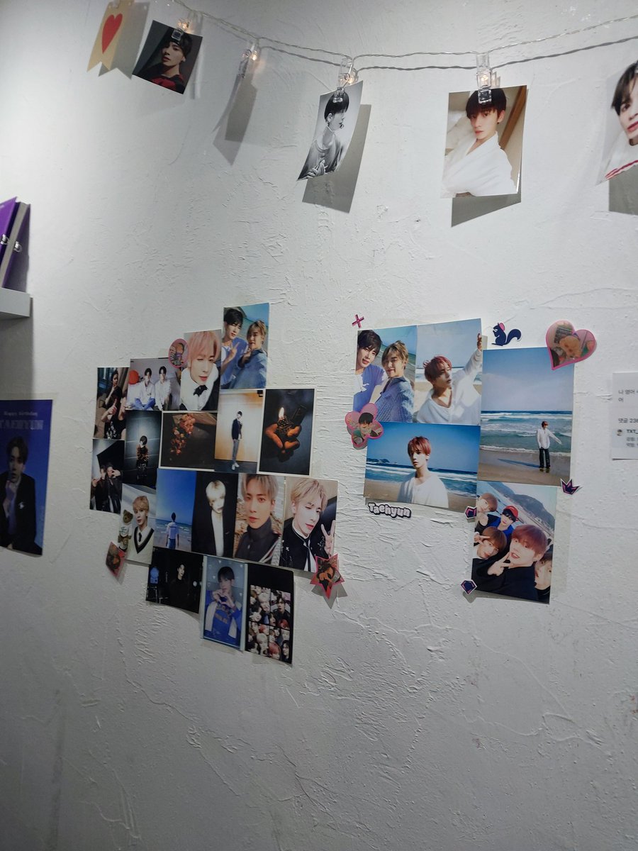 drn0_0's tweet photo. 카페 이유
카페 내부가 잘 꾸며져 있어서 보는 재미가 있었고 
특전도 너무너무 예뻤당 🥰
다만.. 럭드가 일찍 끝나버려서 
못해본게 너무 아쉬웠당 🥹

#꿈처럼_나타난_태현 https://t.co/IUJ9NIamqw