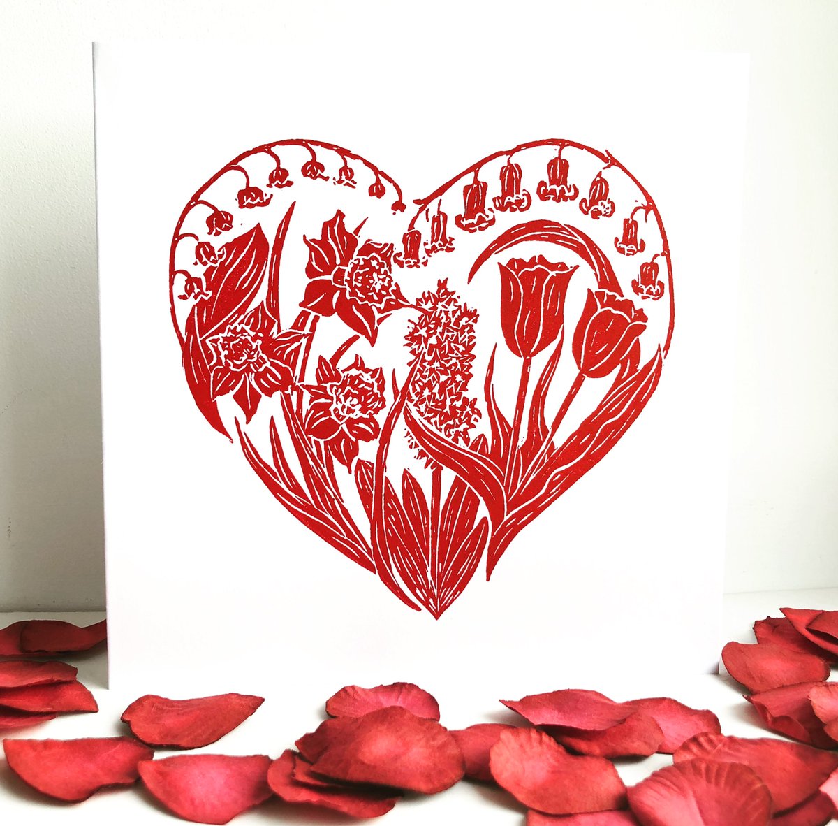 Our handprinted Spring Flower Heart Valentines cards are back in stock.

islayprints.co.uk

#ValentinesDay2023 #ValentinesDay #valentinescard #UKGiftAM #islay #HandmadeHour #scottishcrafthour #springflowers #linoprint