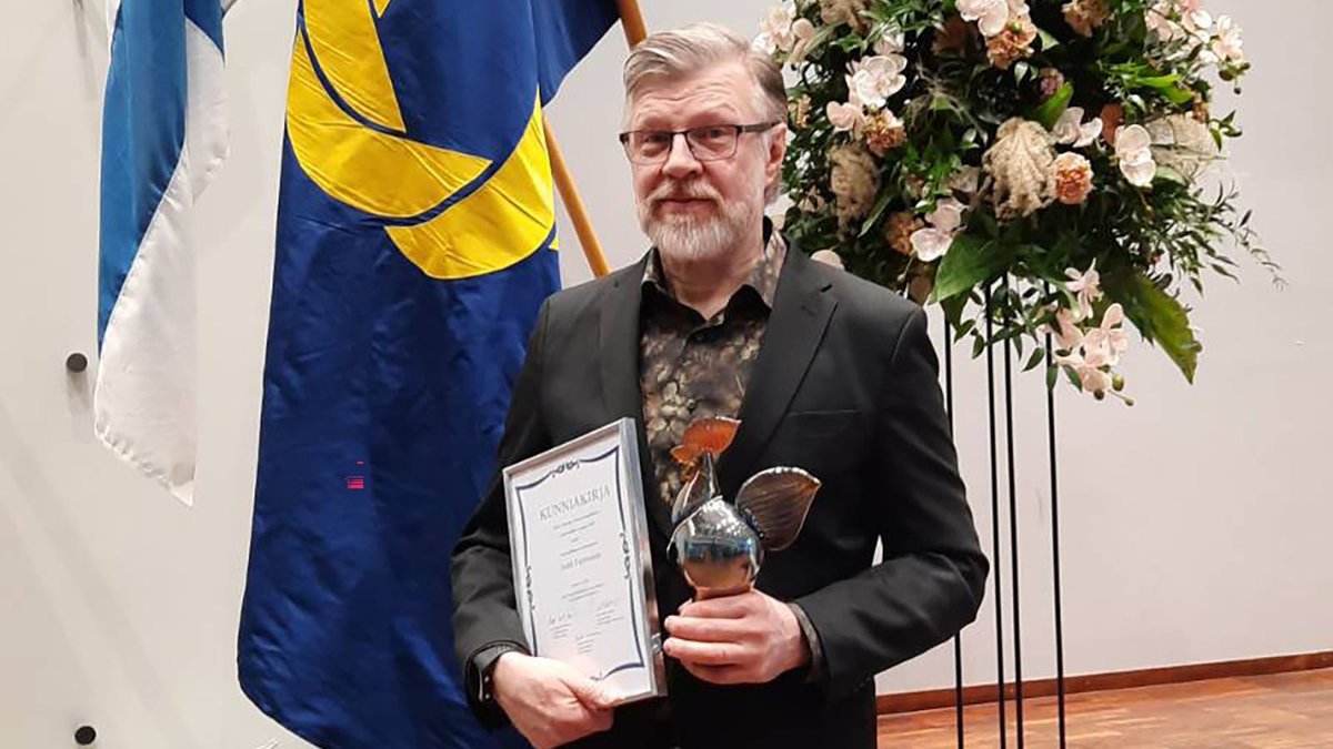 Luovi Oulun ammatillinen erityisopettaja Antti Perttunen palkittiin <a href="/oajry/">OAJ</a>'n vuoden 2022 tunnustuksella: Kainuun ja Pohjois-Pohjanmaan Vuoden hyvä opettaja -palkinto. Lämpimät onnittelut Antti! #ErityinenTehtävä #ammatillinenkoulutus #erityisopetus #loistoope