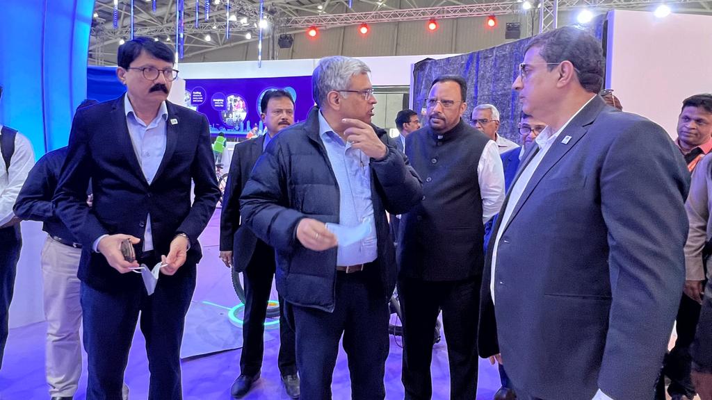 Ministry of Petroleum and Natural Gas #MoPNG (@petroleummin) on Twitter photo #IndiaEnergyWeek is all set to host more than 35k visitors in #Bengaluru. <a href="/Secretary_MoPNG/">@Secretary_MoPNG</a> visited #BIEC to review the preparations as it promises the beginning of #EnergySecure future for 🇮🇳.
#G20India #NetZero #EnergyTransition
<a href="/g20org/">G20 South Africa</a> #IndiaEnergyWeek is all set to host more than 35k visitors in #Bengaluru. <a href="/Secretary_MoPNG/">@Secretary_MoPNG</a> visited #BIEC to review the preparations as it promises the beginning of #EnergySecure future for 🇮🇳.
#G20India #NetZero #EnergyTransition
<a href="/g20org/">G20 South Africa</a>