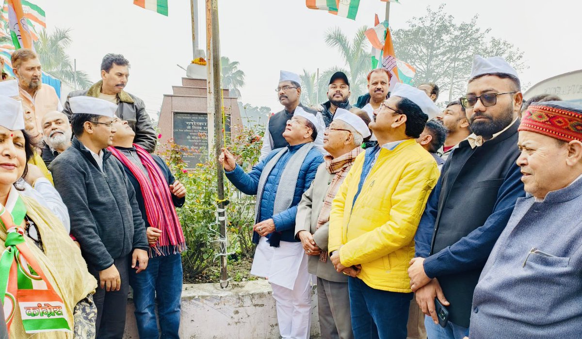 IamYashpalArya's tweet photo. आज रूद्रपुर मे "हाथ से हाथ जोडो अभियान" को सफल बनाने के संदर्भ में वरिष्ठ कांग्रेस जनों के साथ बैठक कर कार्यक्रम की रूप रेखा पर विस्तृत चर्चा की।@INCIndia @devendrayadvinc @INCUttarakhand @AjayLalluINC https://t.co/n9UFc0cRJm