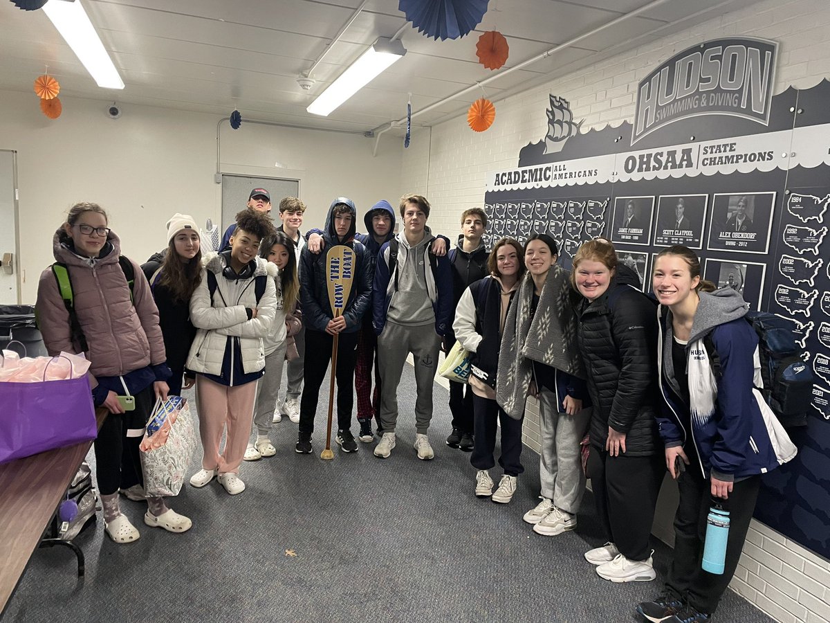 MissKear_K3's tweet photo. Starting #FastFebruary with the JV Champs crew! So excited to watch them race today!💪🏼💙⚓️ #GoBoats #ChampSeason #JVChamps2023 @coachmal1 @HHSswim @realcoachdan https://t.co/FPRs9z4Abs