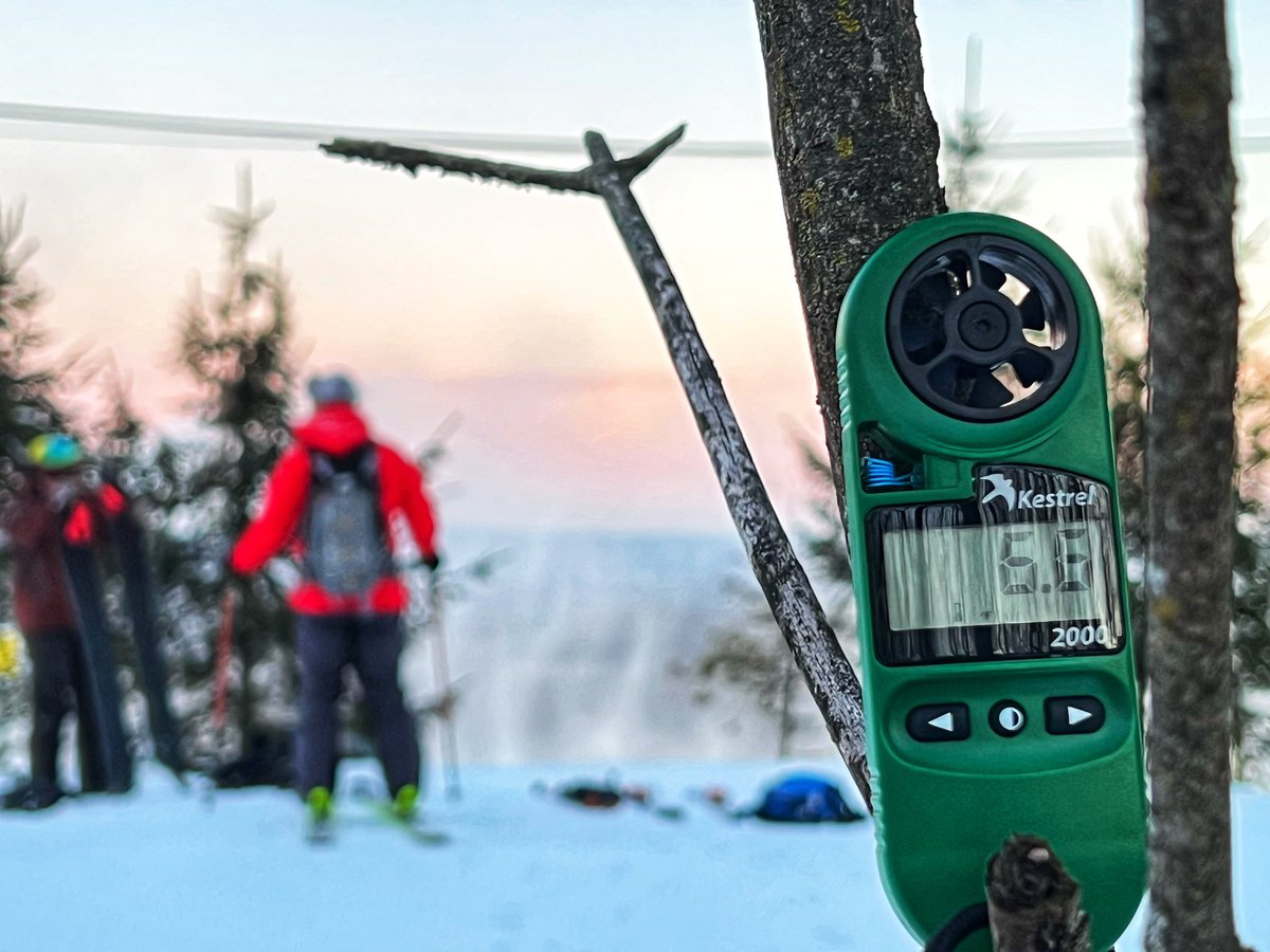 Justin_Raub's tweet photo. 6°F at the top of @roundtopmtn this morning just before sunrise. But no wind! Just an absolutely gorgeous WINTER morning! @ajukloABC27 @kaylamarie_tv #27Weather #SkiRoundtop #VailResorts #TheFunMountain #EarnYourTurns #Uphill #skiPA #SkiTheEast https://t.co/sVZTNWusVe