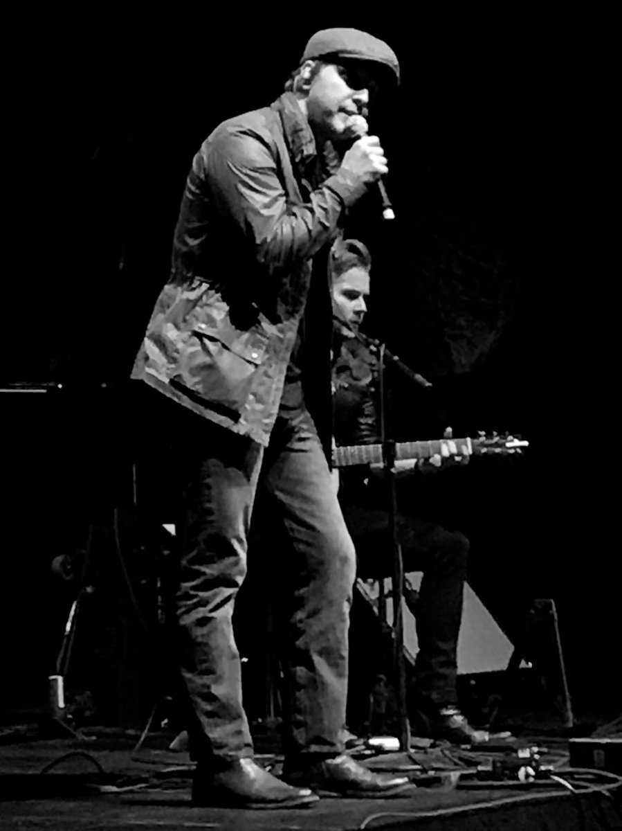 gilstem's tweet photo. Happy birthday to my favorite artist @GavinDeGraw!!! https://t.co/k8LUlpMXxu
