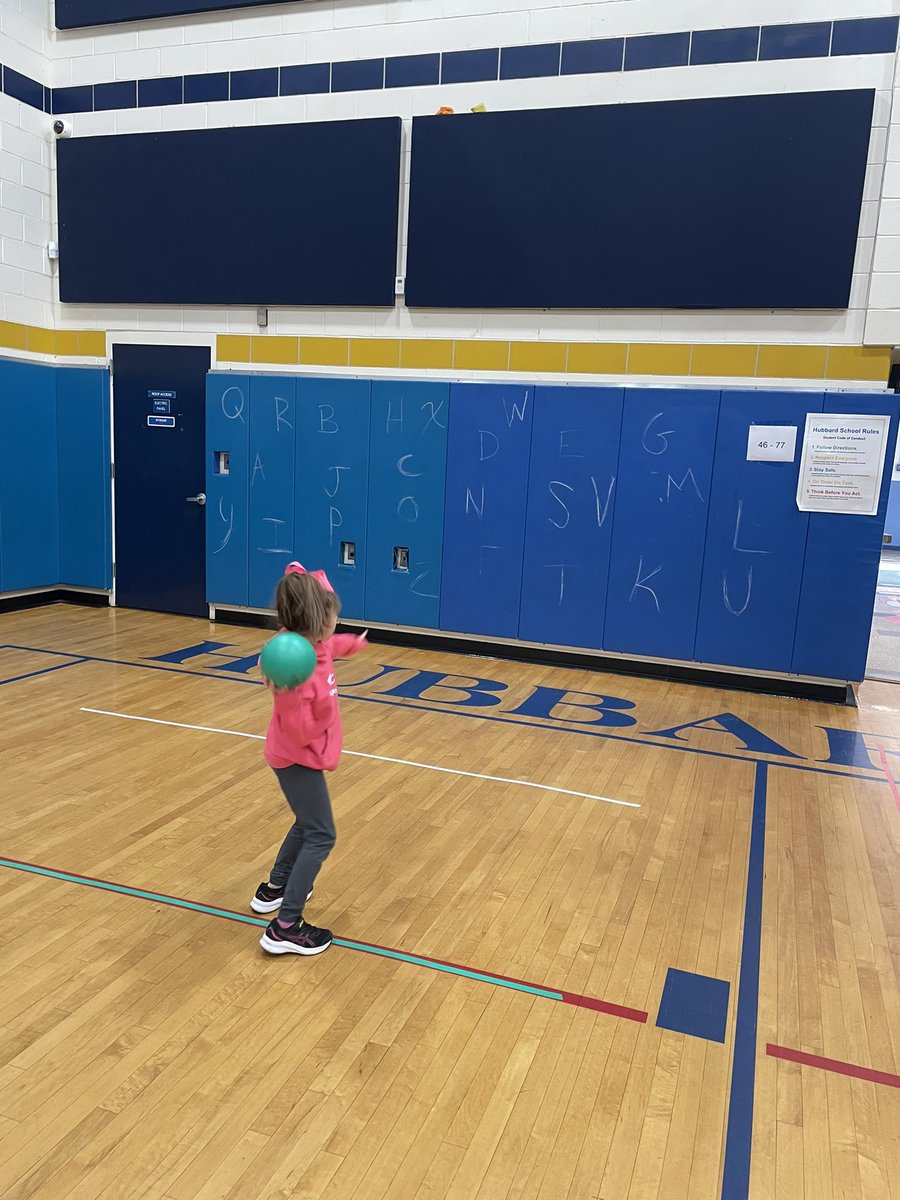 GravalisPE's tweet photo. Students put their throwing skills to the test while traveling to different stations this week! @Hubbard_School @ramseyNJschools https://t.co/erhrqijPlD