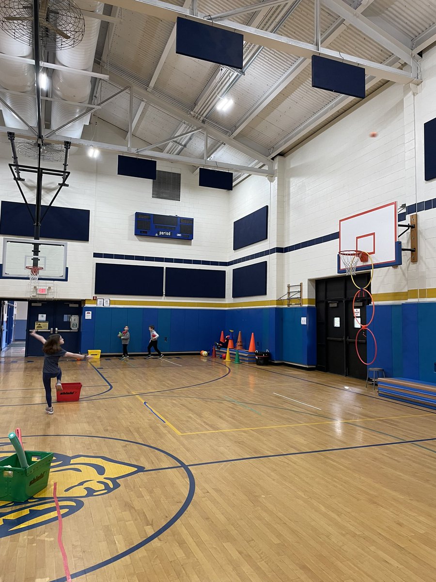 GravalisPE's tweet photo. Students put their throwing skills to the test while traveling to different stations this week! @Hubbard_School @ramseyNJschools https://t.co/erhrqijPlD