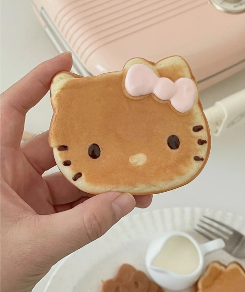 Hello Kitty pancakes