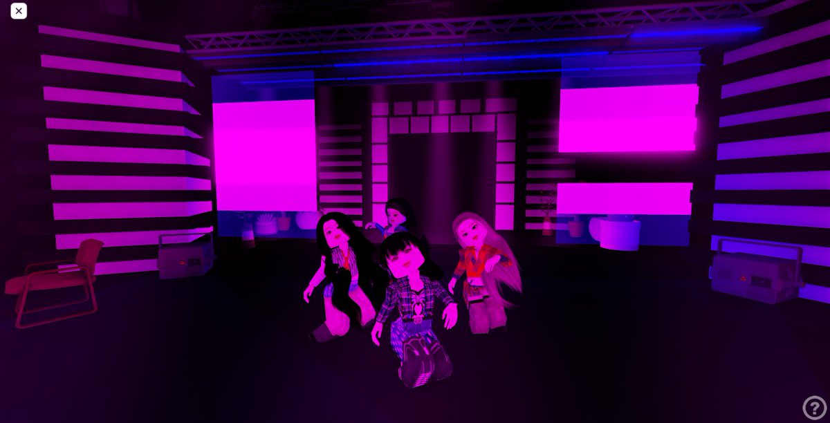 ThePHSNation's tweet photo. Since valentines is coming I WILL ANNOUNCE LOVESICK GIRLS will be performed during the talk show at the reopening THIS FEBUARY!!!❤❤❤ https://t.co/6DUGAWZZCL