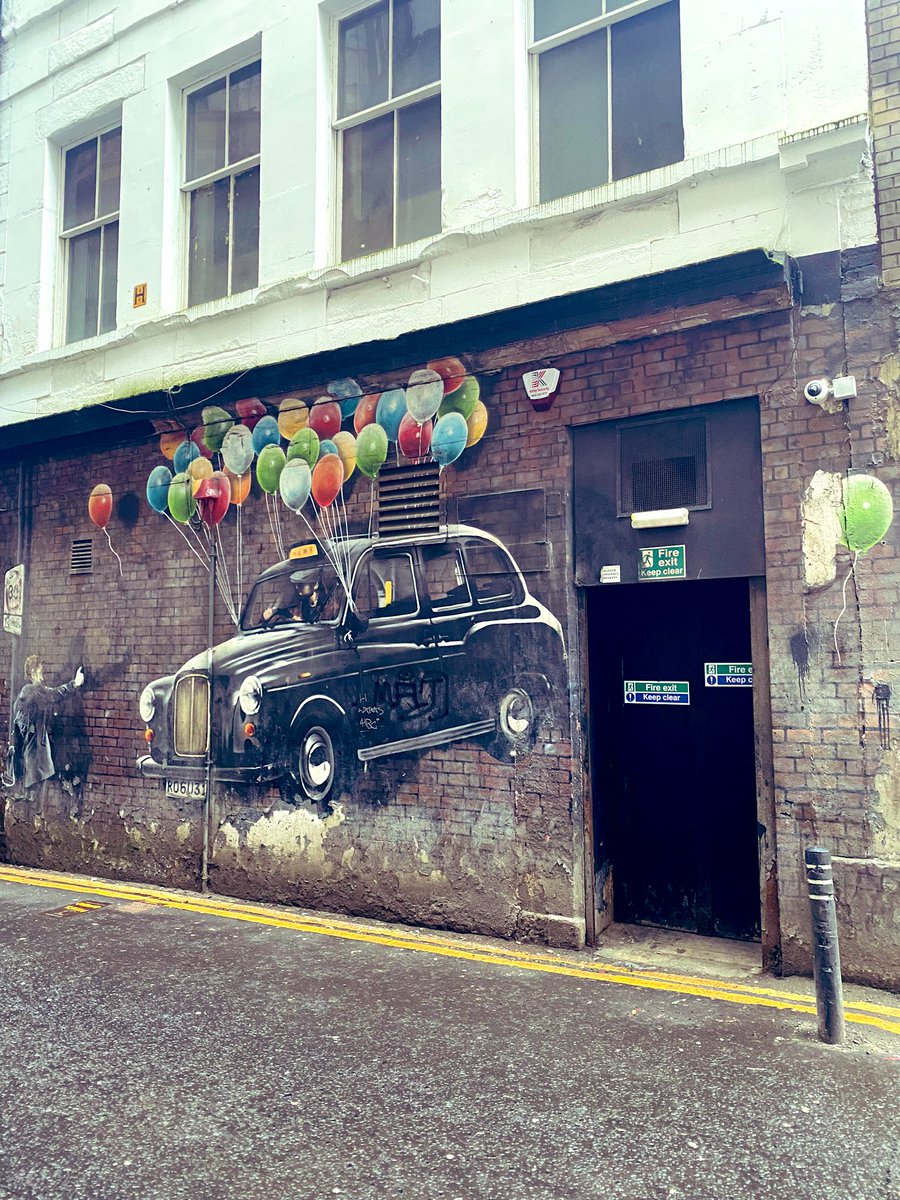 DJ_GChq's tweet photo. Loving the Glasgow street art https://t.co/qvunozVD82