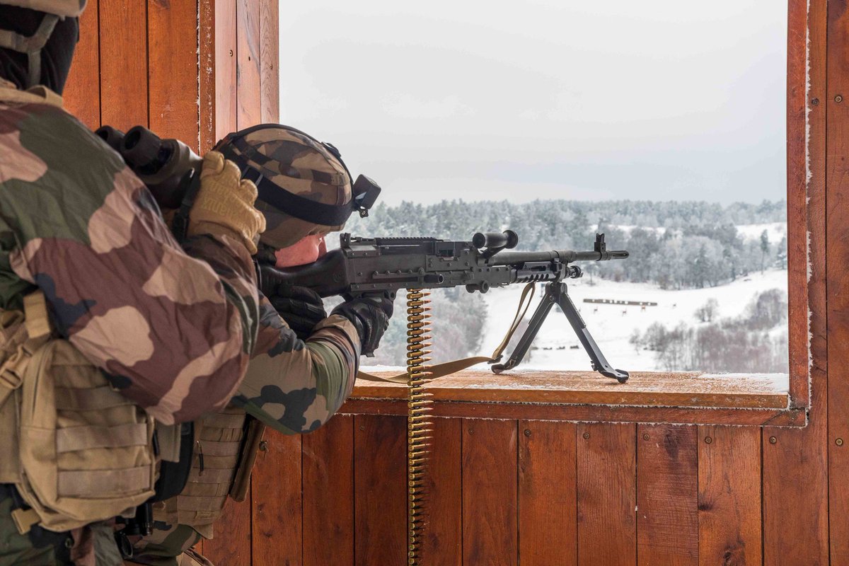 12eCUIRS's tweet image. La neige et le feu se sont mêlés pour nos Tigres, au rythme régulier des impacts de leurs munitions - HK416, HK269, SCAR-H PR, MAG58, AT4CS 🎵💥
#PrépaOps #MatosOps #SoldatsDeLaNation