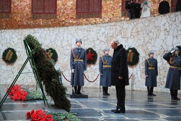 barbarerik's tweet photo. @DarPutinovi NJ, uhol pohľadu, klasika:) https://t.co/6Non904E51