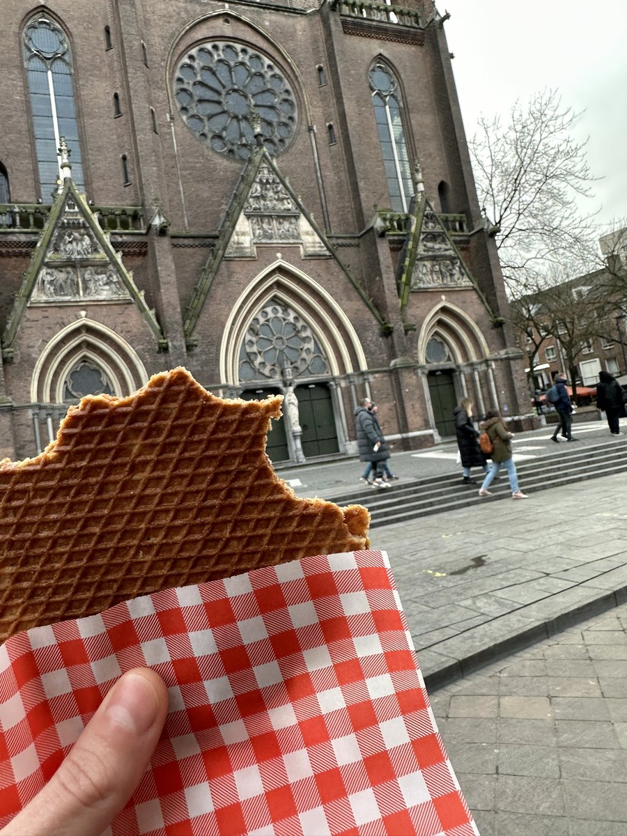 EdDearien's tweet image. When in the Netherlands…😋