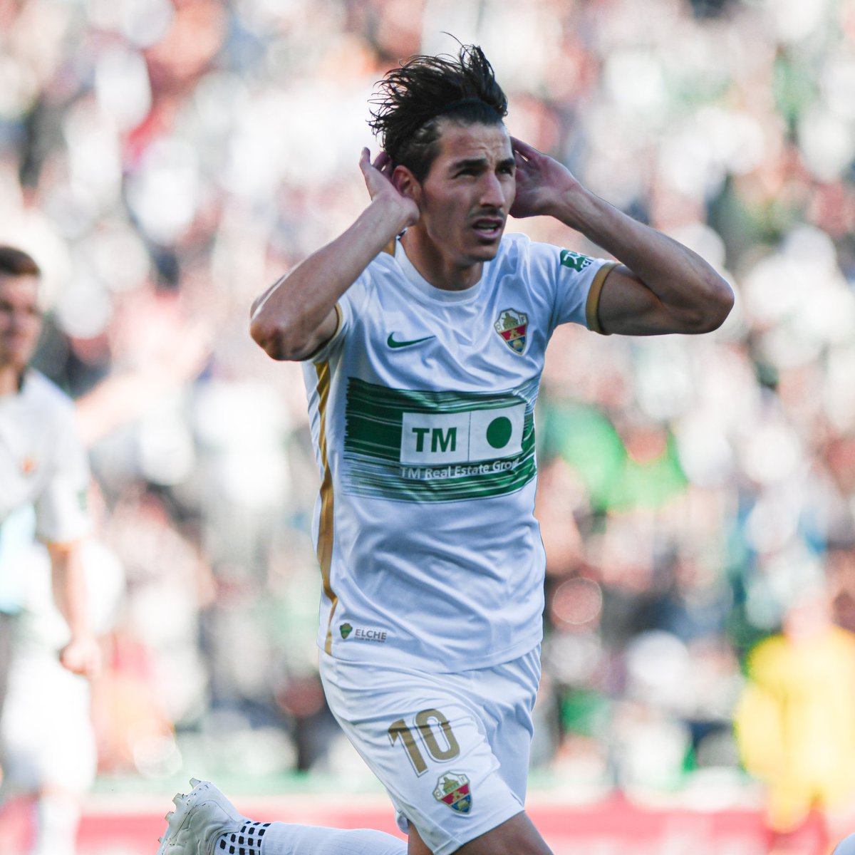 ✌️Por fin. El <a href="/elchecf/">Elche Club de Fútbol</a> logra la primera victoria en <a href="/LaLiga/">LALIGA</a> gracias a un triplete de Pere Milla.

🚑 El goleador se retiró con una lesión en el hombro. 

1️⃣1️⃣ puntos sobre la salvación.

¿Misión imposible?