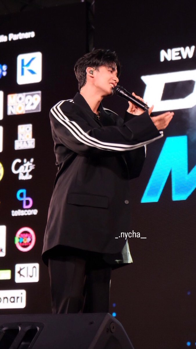 nycha666's tweet photo. เพิ่งเอารูปออกมาจากกล้อง
#JAPANEXPOTHAILAND2023
#Tawan_V 
#ออฟจุมพล
@Tawan_V @off_tumcial https://t.co/wH8YNyjWXg
