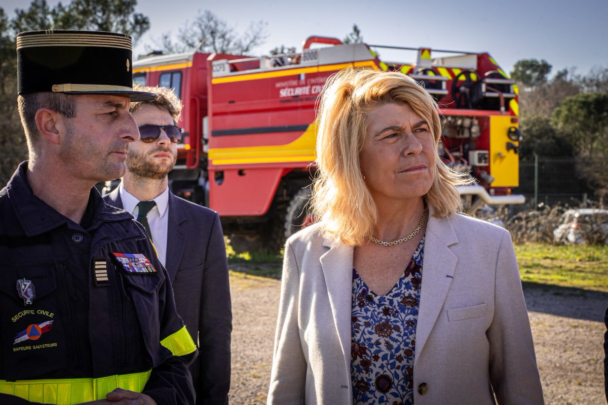 riisc_7's tweet image. [ #visiteministérielle ] 🤝

La ministre déléguée chargée des collectivités territoriales et de la ruralité @FaureDominique était présente à l’#UIISC7 hier après-midi pour une démonstration de nos moyens aux côtés du @sdis83_officiel et du @Prefet83 🚒