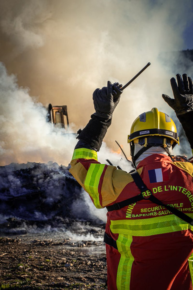 riisc_7's tweet image. [ #visiteministérielle ] 🤝

La ministre déléguée chargée des collectivités territoriales et de la ruralité @FaureDominique était présente à l’#UIISC7 hier après-midi pour une démonstration de nos moyens aux côtés du @sdis83_officiel et du @Prefet83 🚒