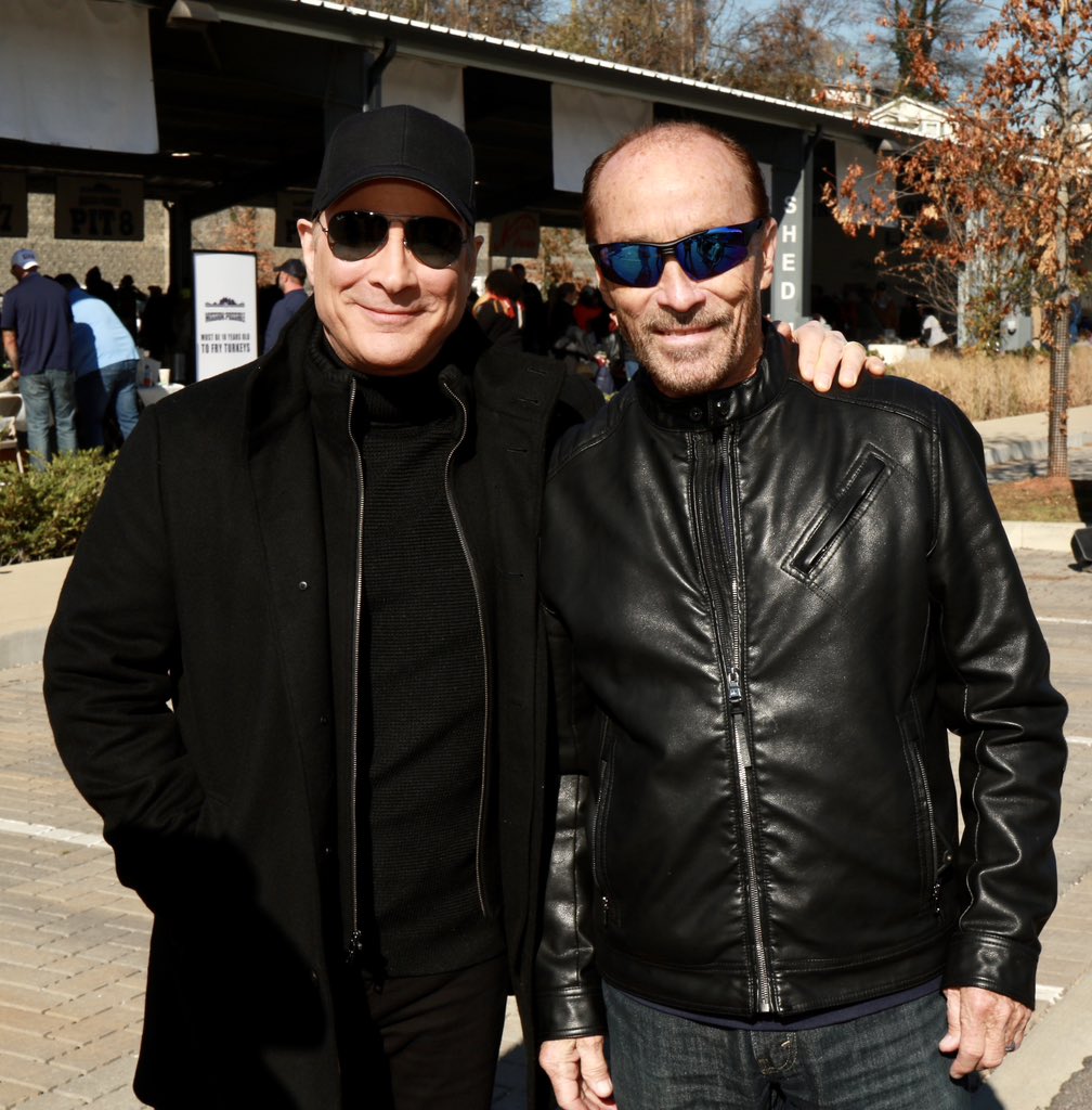 Everyone wish Clint Black a Happy Birthday today! 