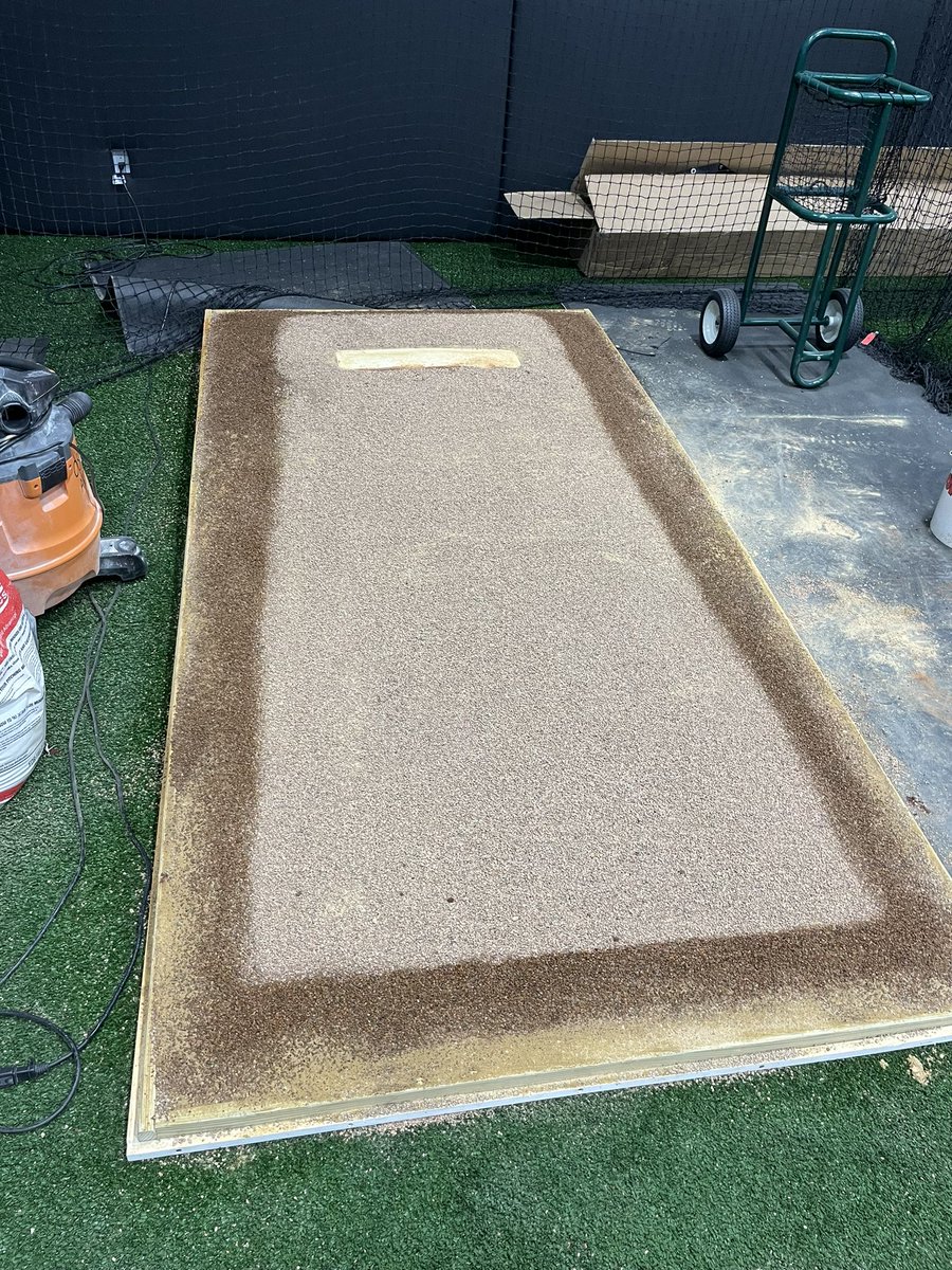 LI Field House tweet media