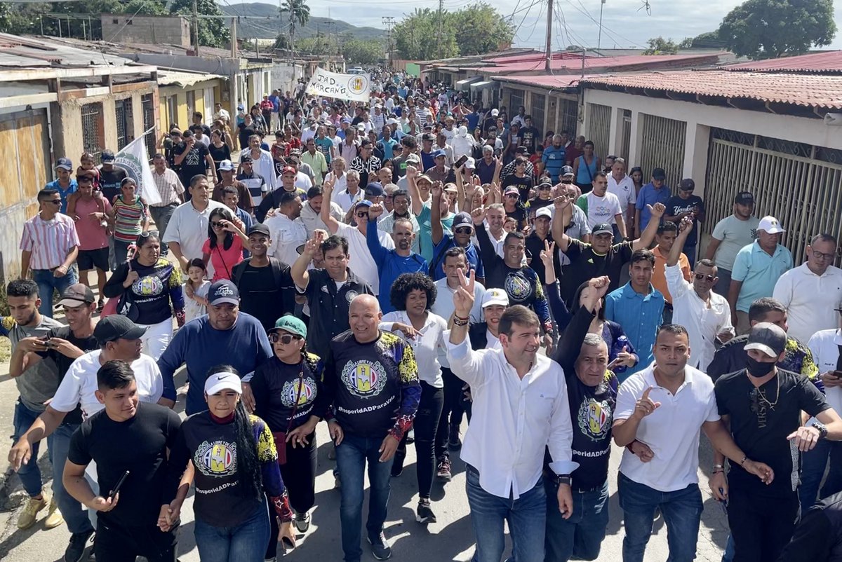 prospericarlos's tweet photo. Estamos en la Perla del Caribe. Hoy #04Feb desde Villa Rosa iniciamos nuestro recorrido por Nueva Esparta. 

Uno de nuestros objetivos es reimpulsar la economía en la Isla a través del turismo, la pesca y en 2024 lo vamos a lograr! 🇻🇪 

#UnidosXVenezuela #ProsperidAD https://t.co/ThzsTA5A6b