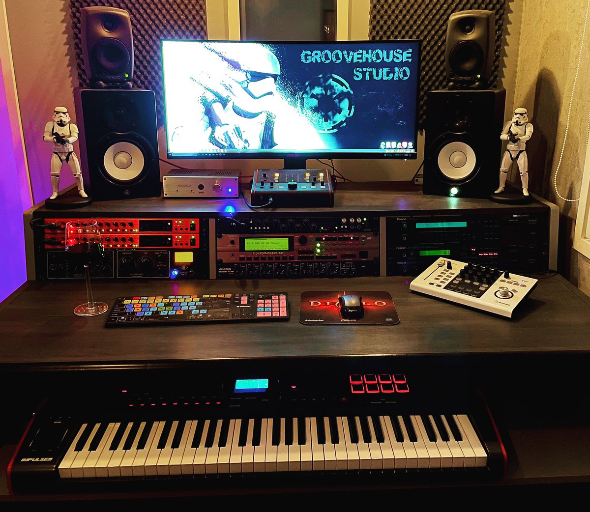 Long studio day today playing drums and singing backing vocals to the upcoming album!🤟 #imperium #newalbum #studioday #melodicrock #drummerlife