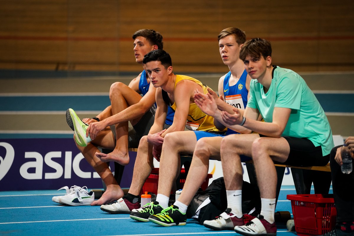 De tussenstand na dag 1 voor de jongens U20🙌

🔸1: Melchior Treffers (2981 punten)
🔸2: Jip de Greef (2908 punten)
🔸3: Tim Pelkmans (2855 punten)

#NKindoor #NKmeerkamp
📷: Coen Schilderman