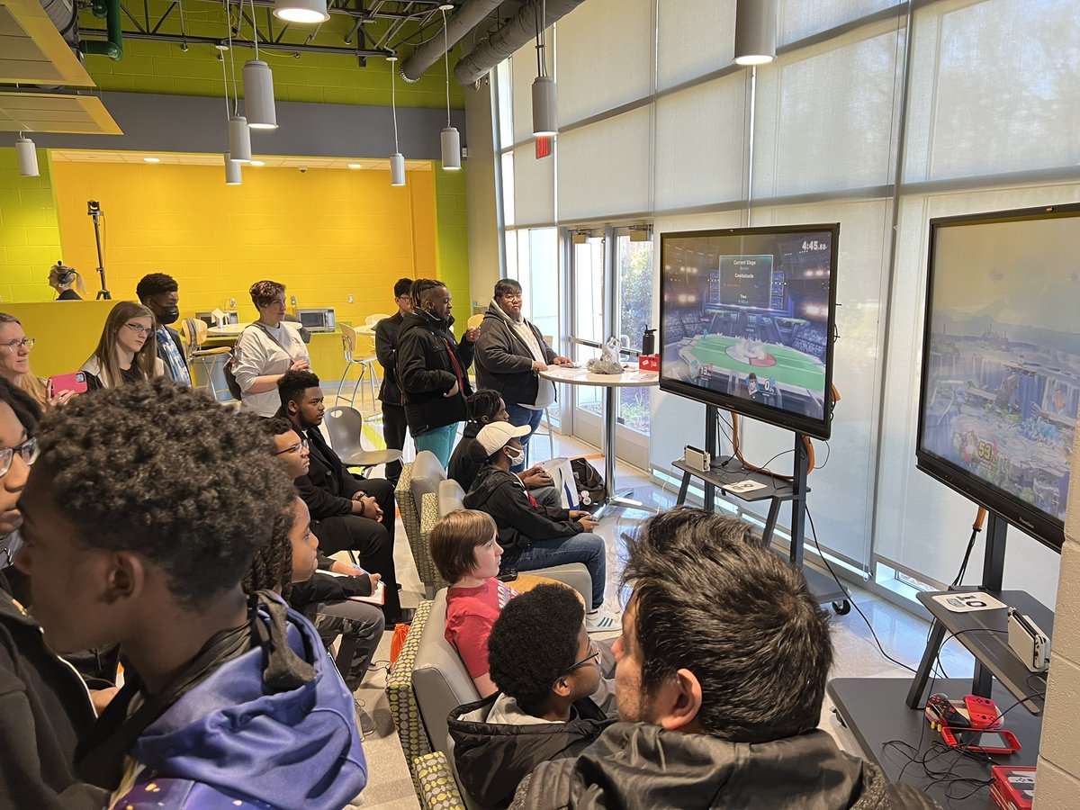 Have you seen what’s happening?!?  District participation in Esports at an amazing facility, CTEC. The students, the coaches, the families, and our DTS Team are building  the future right now!#WeAreEBR <a href="/EBRPSSeSports/">EBR Schools Esports Program</a>