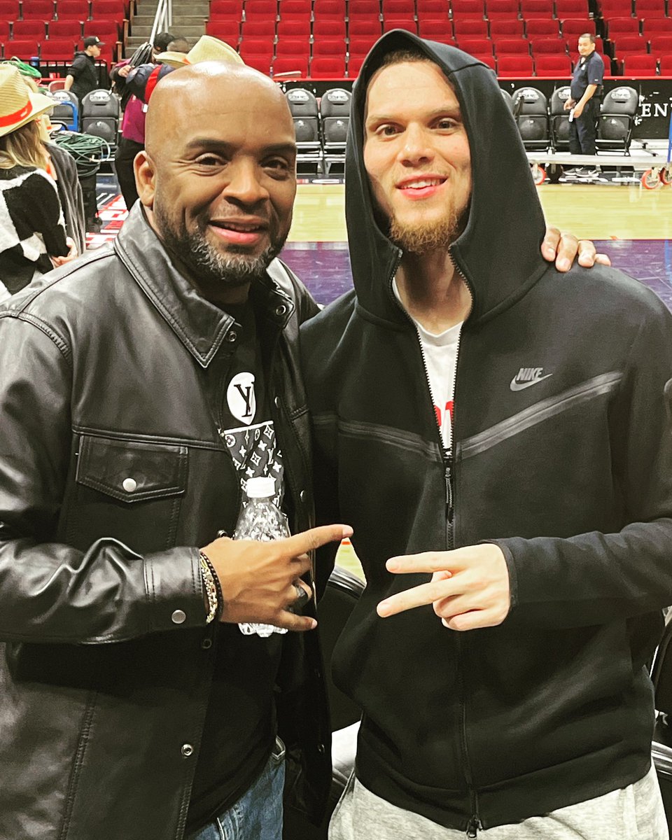 Great time watchin &amp; hangin w my man &amp; guy I had the privilege of coaching the young Homie (T town!) <a href="/malachiflynn/">Malachi Flynn</a> w the <a href="/raptors/">Toronto Raptors</a>! Really proud of his professionalism and mature demeanor on and off the court! Much love &amp; respect 2 1 of the best talents out of Washington state!