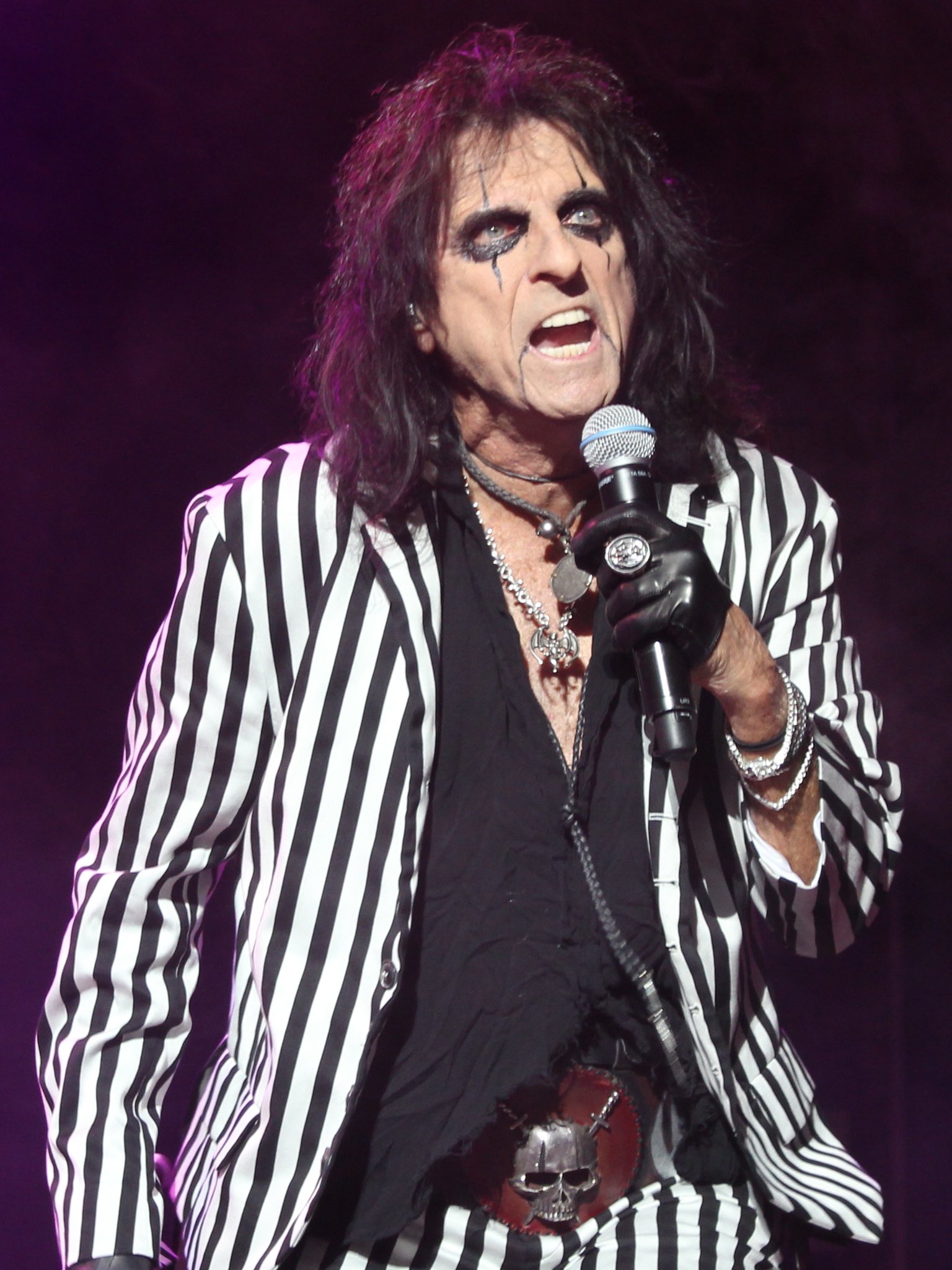 Happy 75th birthday to Uncle Alice. Alice Cooper (still) rocks. 