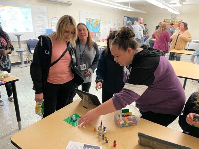 esmp_RETSD's tweet photo. ESMP staff spent the last half of Friday afternoon in groups exploring exciting technology like green screens, stop motion, and innovate apps to support student learning! @RETSDschools https://t.co/wkyje2hfLf