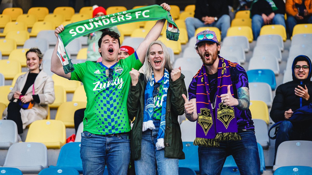 SoundersFC's tweet photo. A whole bunch of our favorite people. 💚

#ClubWC x #Sounders https://t.co/3mrDAsOJRO