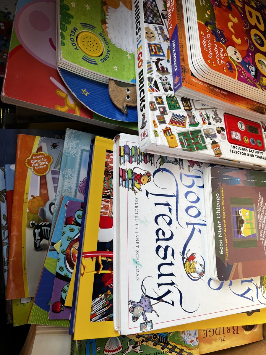 RoadrunnersOATC's tweet image. OATC Healthcare Student, Harper, conducted a book drive gathering over 200 books for Mission  Southside.  Let&apos;s celebrate the big heart on this CTE Scholar!!
@OlatheCTE @olatheschools @amclainoatc1 @OATCHealthcare @Jbarnumoatc #givebackchallenge 
#CTErocks