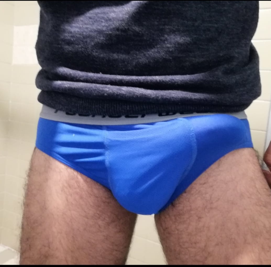 Cruising451's tweet photo. Hoy tocan azules. Buscando a uno que me los quite🤪 https://t.co/XRMKPV3Who