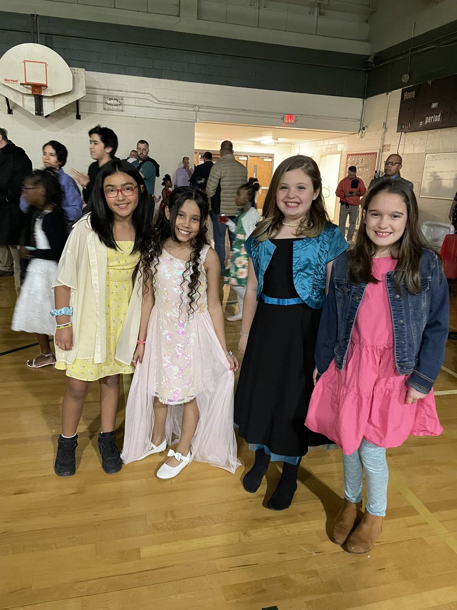 4thBes's tweet photo. #sweetheartdance https://t.co/a16GJxX7BB