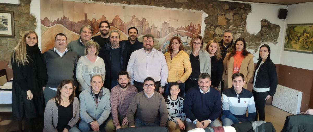 allobet4's tweet photo. Els candidats del Bages i el Moianès #anemperfeina #juntsiatotes també avui dissabte 💪 https://t.co/C60gju6WcB